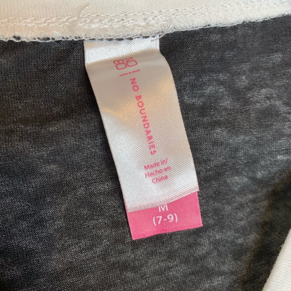No Boundaries Cross String Heathered Blouse - Picture 5 of 5